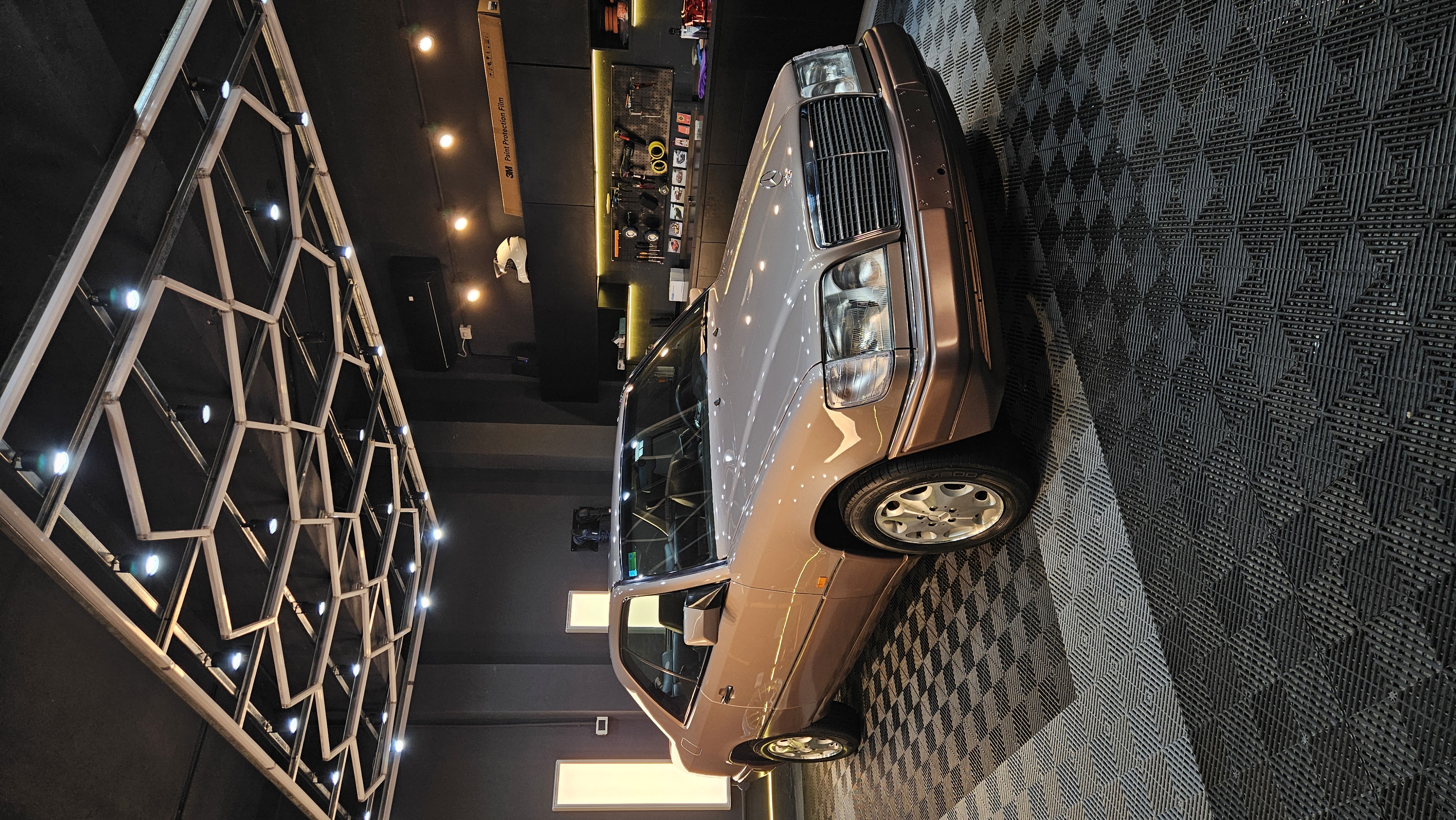 Mercedes Benz E320 tratado en FIDECARS